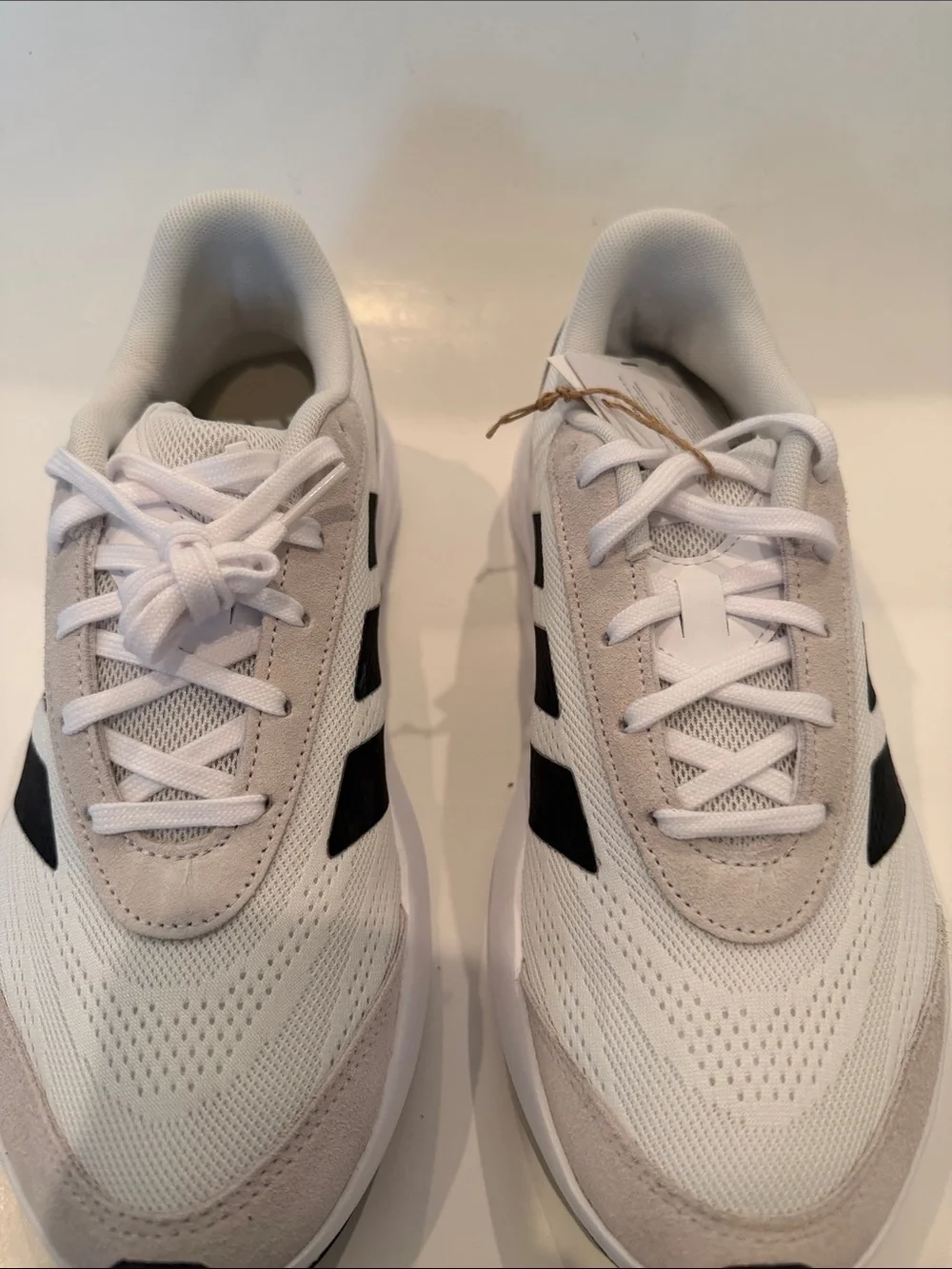 NWT Adidas White and Black Casual LightShift Running Shoes Size 8.5